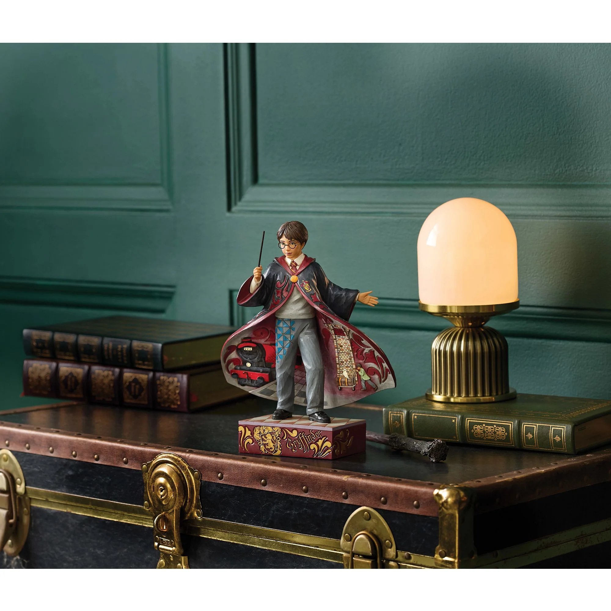 Harry Potter Robe Scene Figurine - "Harry Potter Magical Moment" - Image 2